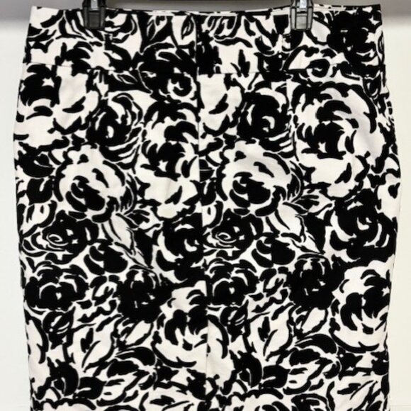 Liz Claiborne 16 A Line Skirt Black White Floral Whimsygoth Career Modern Slit - Picture 1 of 4